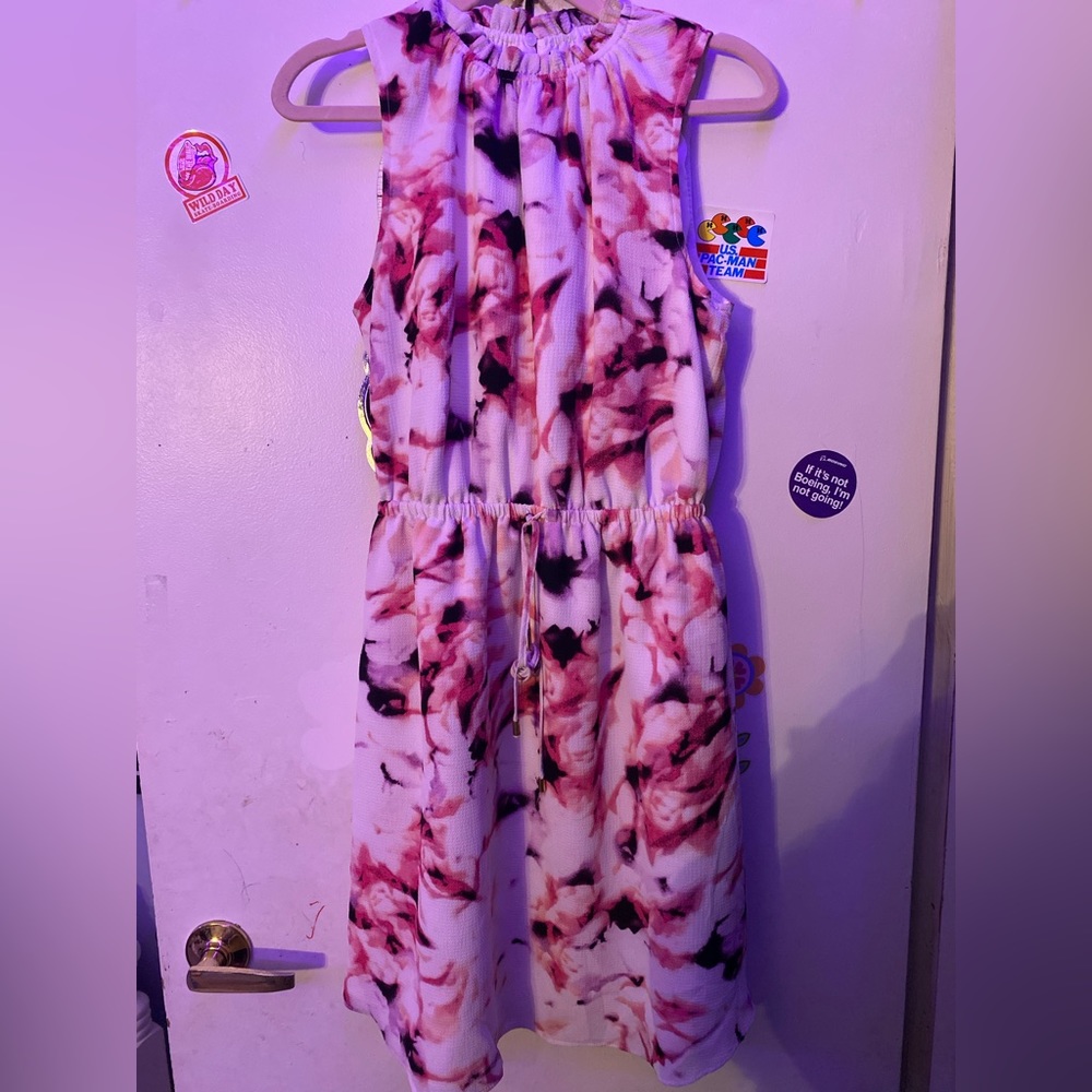 Pretty pink and white print dress